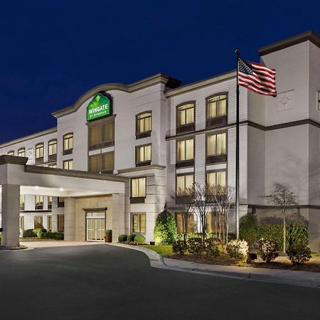 Wingate By Wyndham Southport Hotel Bagian luar foto