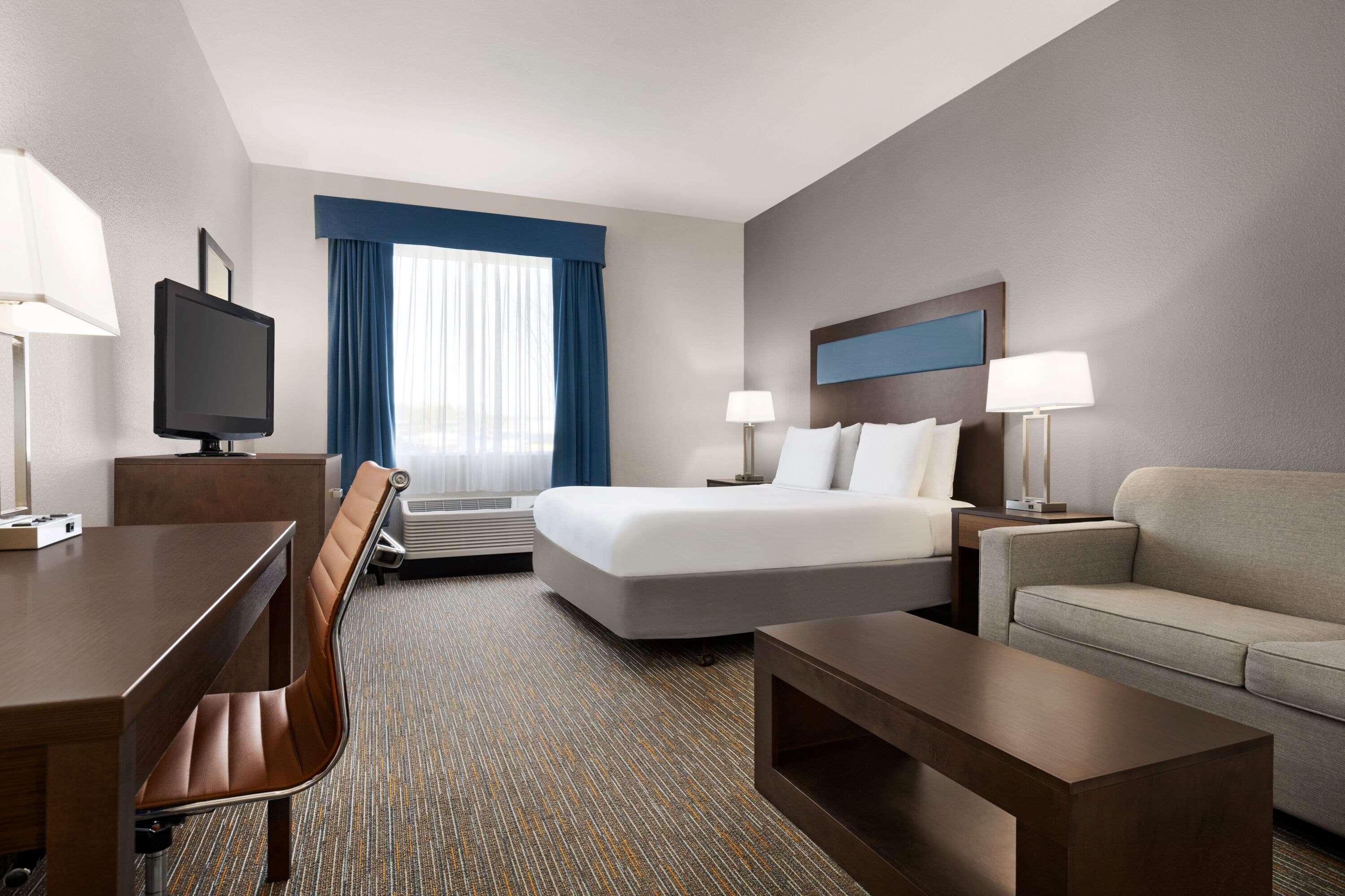Wingate By Wyndham Southport Hotel Bagian luar foto
