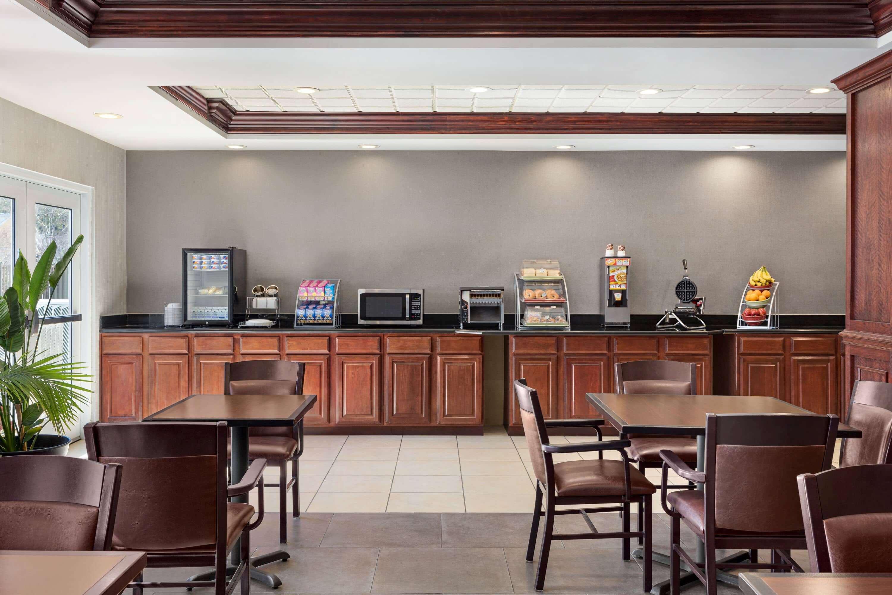 Wingate By Wyndham Southport Hotel Bagian luar foto