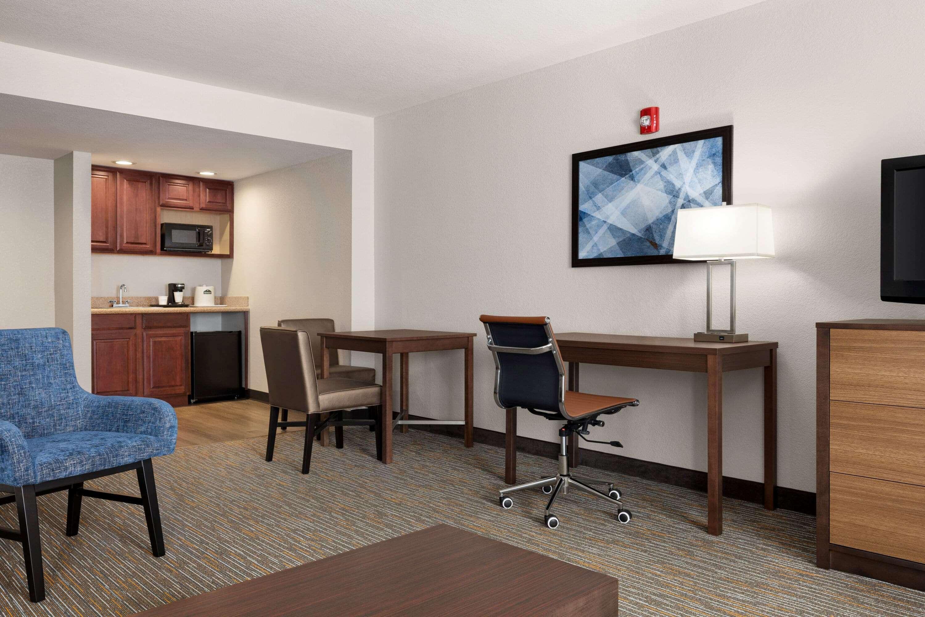 Wingate By Wyndham Southport Hotel Bagian luar foto