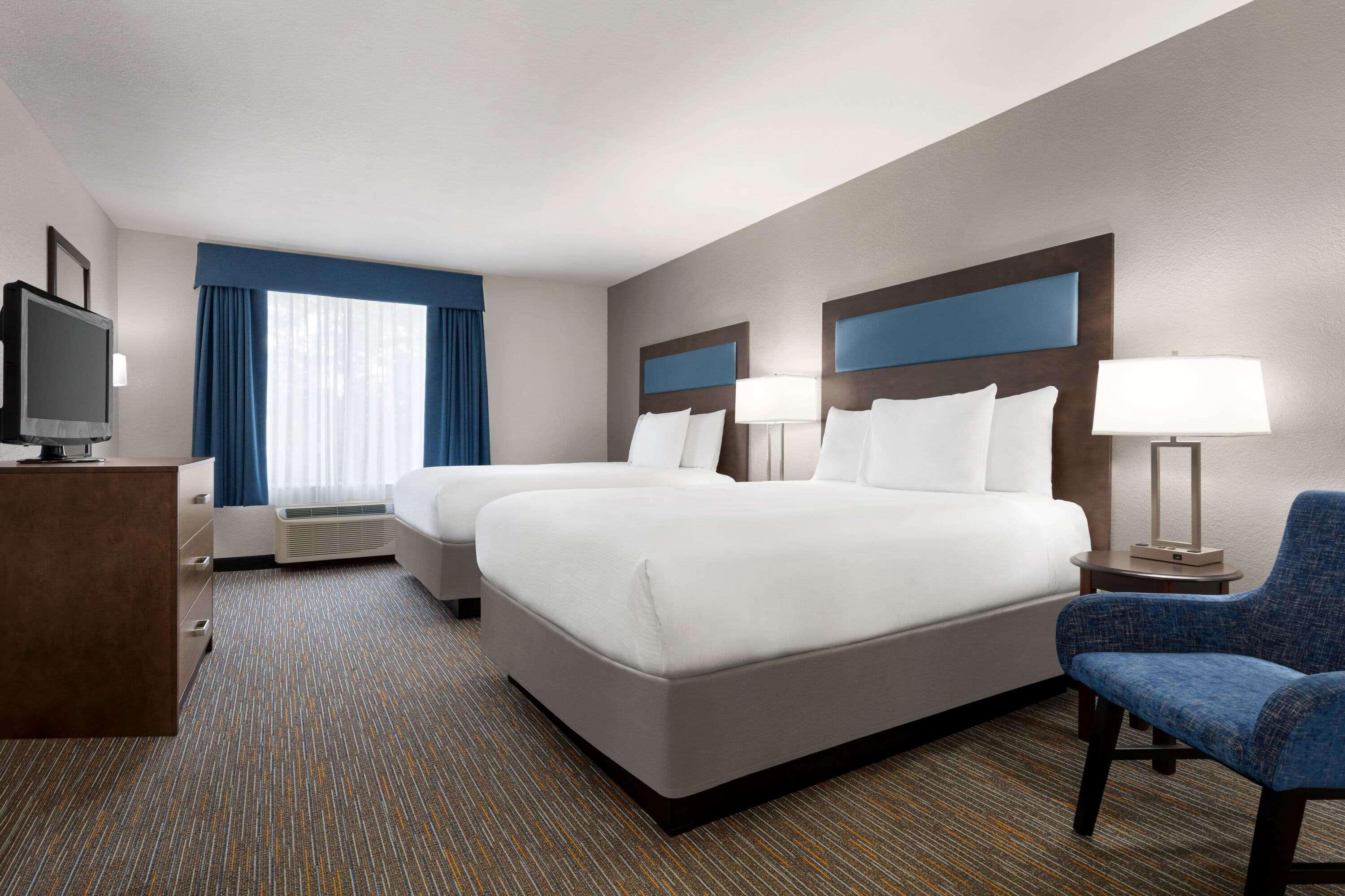 Wingate By Wyndham Southport Hotel Bagian luar foto